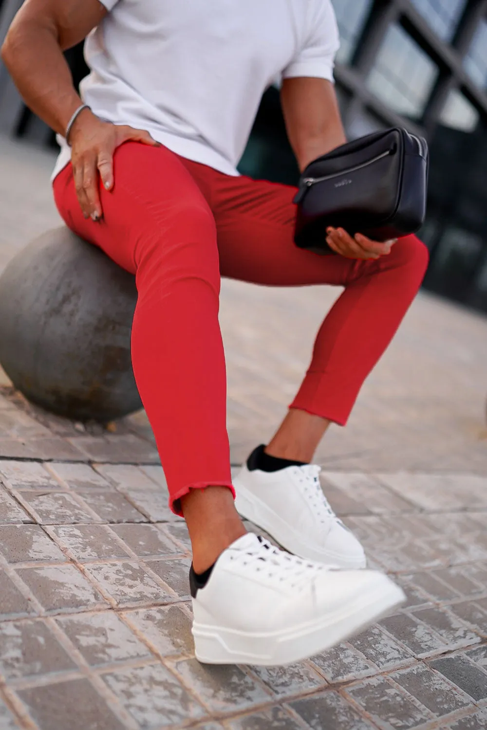 Sure! Here’s an optimized title for the e-commerce product:

Mens Red Skinny Jeans - Stylish Fit, Comfortable Stretch, Free Shipping on Orders Over $80

Let me know if you need any further adjustments!