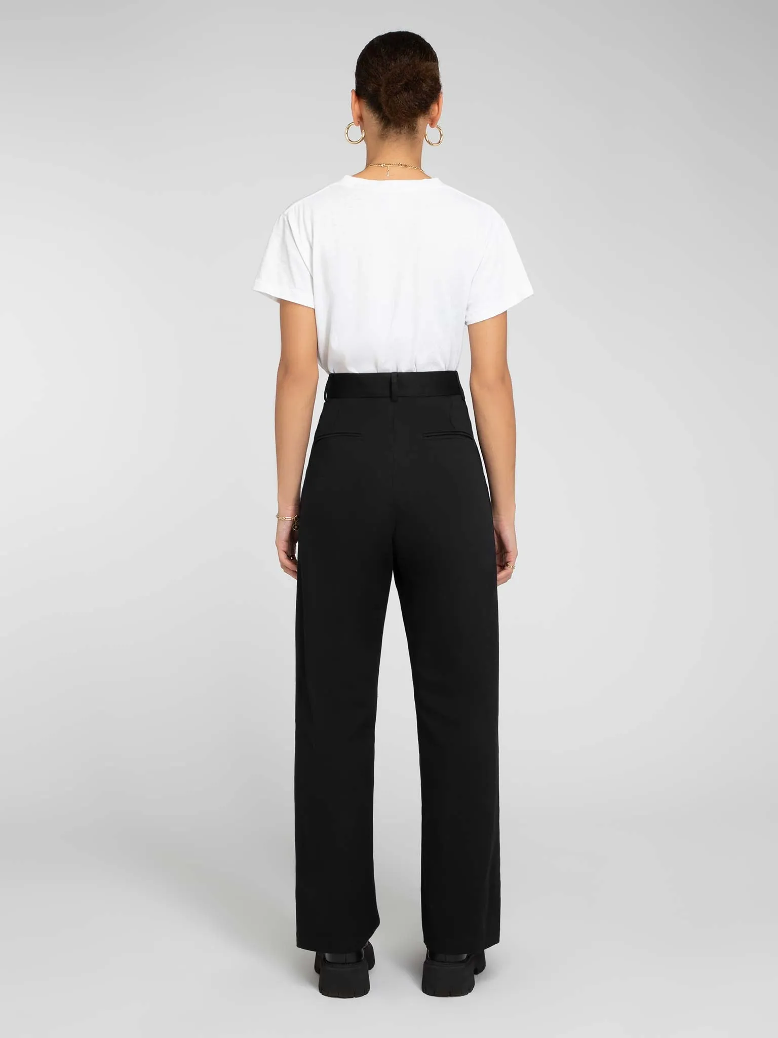 Cinnamon Relaxed Trousers in Black Linen