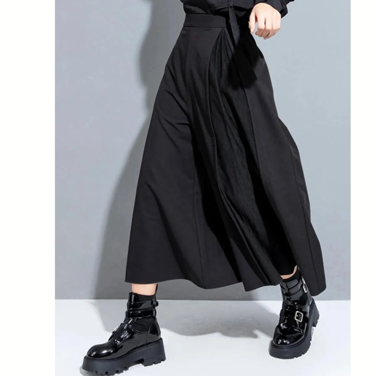 Jazz Up Irregular Design Wide Legged  Capri Trousers